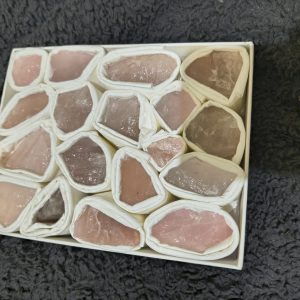 Raw Rose quartz